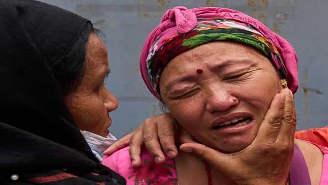 Nepal Flash Flood: जिवंत नसेल, तर किमान मृतदेह तरी..., नेपाळमध्ये लोकांची दयनीय अवस्था, शवगृहाबाहेर लांबच लांब रांगा