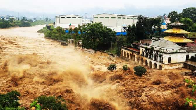 Nepal Flood: नेपाळमध्ये निसर्ग कोपला, महाराष्ट्रातील नागरिकांसाठी हेल्पलाईन नंबर जाहीर, ही माहिती तयार ठेवा