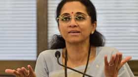 UPSC चा पेपर फुटत नाही, मग NEET चाच का? सुळेंचा सरकारला थेट सवाल-1724162