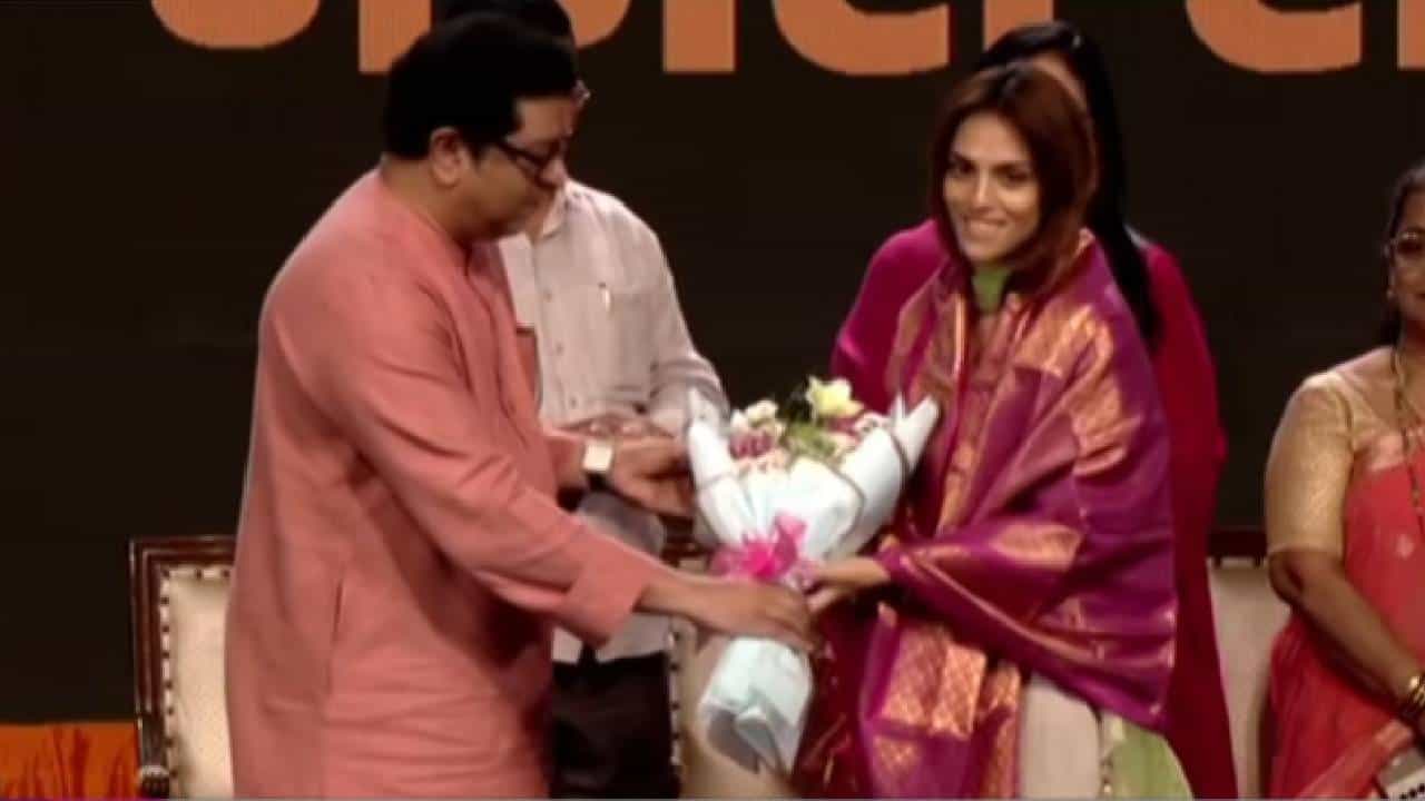 Raj Thackeray | NEET आंदोलनातील व्हायरल रिया अहिरचा राज ठाकरेंच्या हस्ते सत्कार