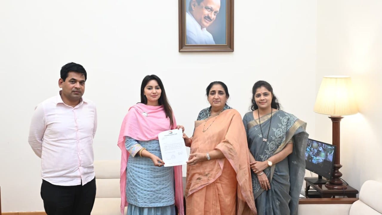 राष्ट्रवादी काँग्रेस पक्षाच्या युवती प्रदेशाध्यक्षपदी निर्मला नवले यांची निवड, झेडपीत झाला होता पराभव... राष्ट्रवादी काँग्रेस पक्षाच्या युवती प्रदेशाध्यक्षपदी निर्मला नवले यांची निवड, झेडपीत झाला होता पराभव...