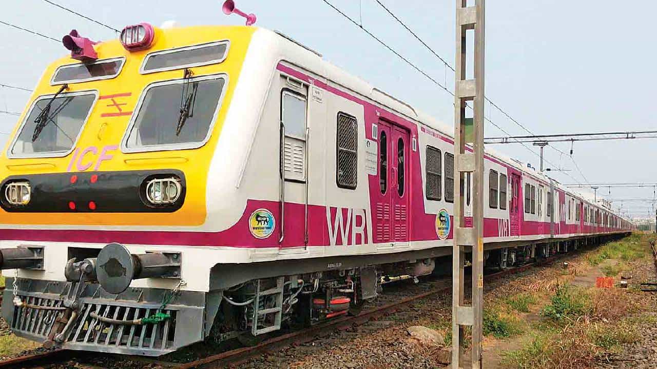 Mumbai Local News | चाकरमान्यांसाठी सोमवार ठरला त्रासदायक! पश्चिमसह मध्य रेल्वेवर तांत्रिक बिघाड; लोकल उशिराने
