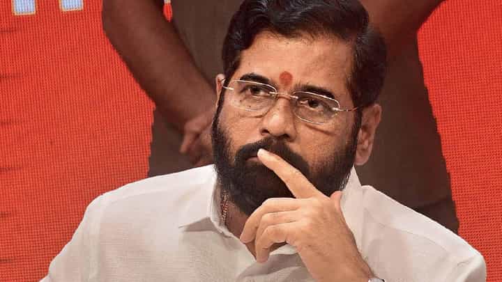मोठी बातमी! 2018ची घटना असंवैधानिक तर शिंदेंची निवड संवैधानिक कशी? कपिल सिब्बलांचा कोर्टात मोठा युक्तिवाद मोठी बातमी! 2018ची घटना असंवैधानिक तर शिंदेंची निवड संवैधानिक कशी? कपिल सिब्बलांचा कोर्टात मोठा युक्तिवाद
