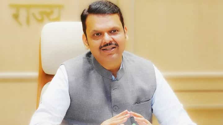 Jalna Triple S City! मुख्यमंत्री फडणवीसांचा मोठा प्लॅन; रेशीम उद्योगाला मिळणार नवी झेप Jalna Triple S City! मुख्यमंत्री फडणवीसांचा मोठा प्लॅन; रेशीम उद्योगाला मिळणार नवी झेप