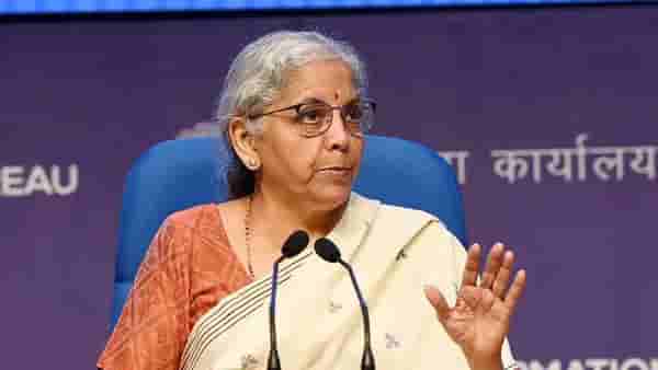 Nirmala Sitharaman On UPI Payment Charge : 2000 रुपयांच्या UPI पेमेंटवर MDR चार्ज कोण भरणार? अखेर सरकारनेच दिलं उत्तर