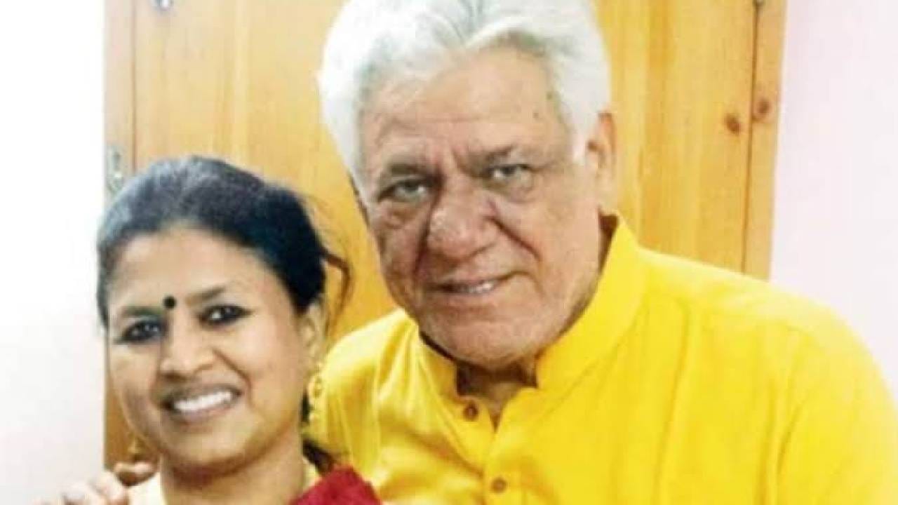 सीमा कपूर यांनी सिद्धार्थ कन्ननला मुलाखत दिली. सीमा यांनी सांगितले की गर्भधारणेदरम्यान जेव्हा त्यांनी ओम पुरी यांचे घर सोडले, त्यानंतर त्यांचे बाळही वाचले नाही. सीमा कपूर या बॉलिवूड अभिनेते अन्नू कपूर यांची सख्खी बहिण.