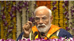 आयुष्यात कोणताही ठराविक कोर्स... PM मोदींचा विद्यार्थ्यांना कानमंत्र-1729170