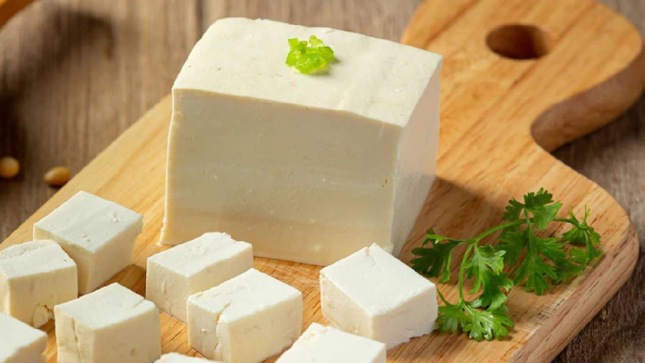 Analog Paneer : ॲनालॉग पनीर म्हणजे काय? महाराष्ट्रात तुकाराम मुंढेंनी का घातली बंदी? पनीर अस्सल की बनावट कसं ओळखावं? Analog Paneer : ॲनालॉग पनीर म्हणजे काय? महाराष्ट्रात तुकाराम मुंढेंनी का घातली बंदी? पनीर अस्सल की बनावट कसं ओळखावं?