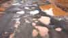 Pune News : 11 वर्षांचा मुलगा बाबांसोबत दुचाकीवरुन ट्यूशनला चाललेला, पण रस्त्यात एक खड्डा आला अन्..सगळी स्वप्न क्षणात उद्ध्वस्त