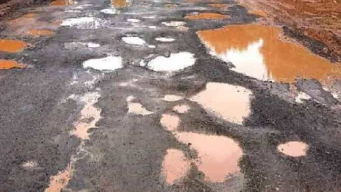 Pune News : 11 वर्षांचा मुलगा बाबांसोबत दुचाकीवरुन ट्यूशनला चाललेला, पण रस्त्यात एक खड्डा आला अन्..सगळी स्वप्न क्षणात उद्ध्वस्त