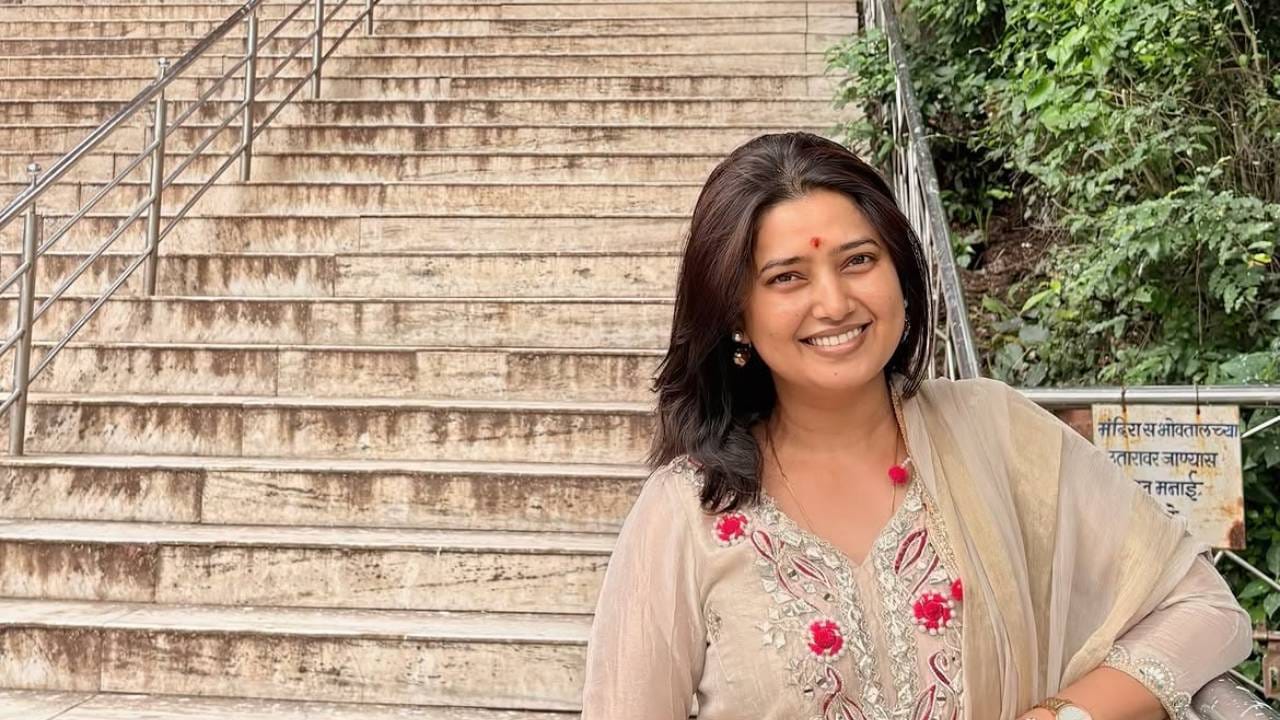 प्राजक्ताने आपल्या निर्णयाबद्दल बोलताना, ‘आता अधिकृतपणे मी क्रुएल्टी-फ्री झाले आहे’, असेही म्हटले आहे. तिच्या या पोस्टनंतर चाहत्यांकडून तिच्यावर शुभेच्छांचा वर्षाव होत आहे.