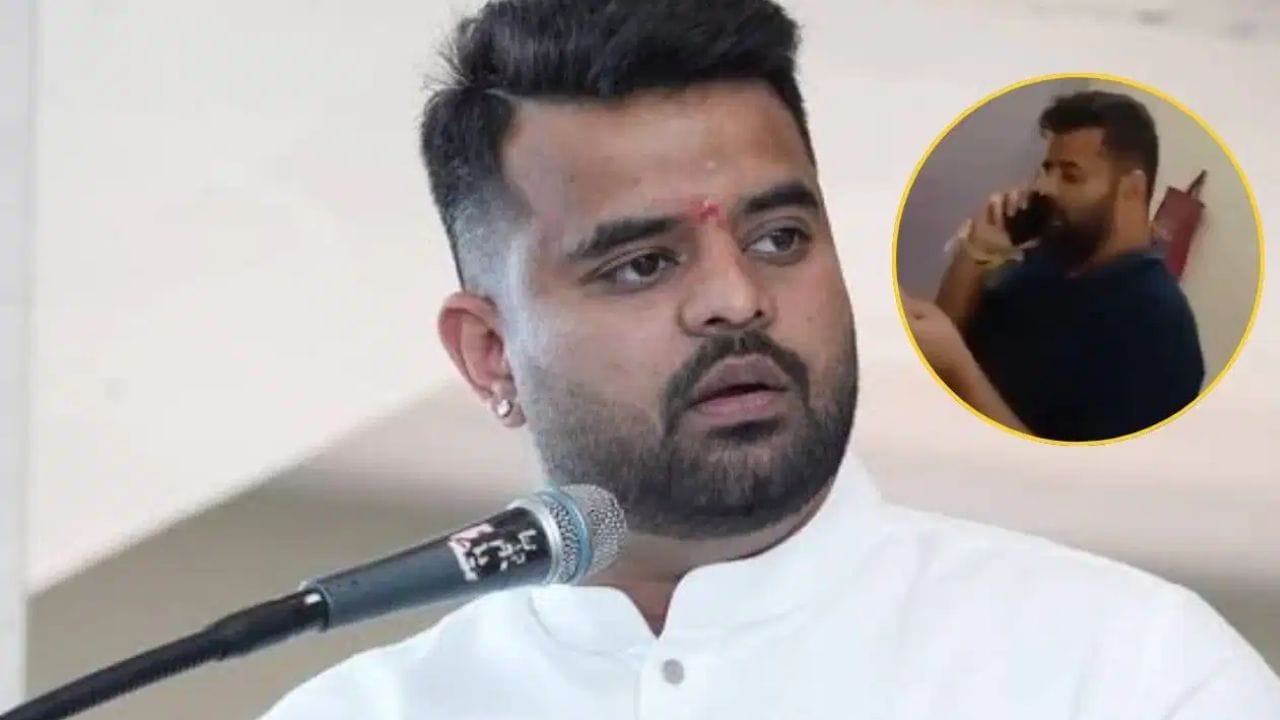 बलात्कार प्रकरणात तुरुंगात असलेल्या प्रज्वल रेवन्नाचं आणखी एक मोठं कांड, मोबाईल पहाताच पोलीस हादरले, तब्बल 90 व्हिडीओ... बलात्कार प्रकरणात तुरुंगात असलेल्या प्रज्वल रेवन्नाचं आणखी एक मोठं कांड, मोबाईल पहाताच पोलीस हादरले, तब्बल 90 व्हिडीओ...