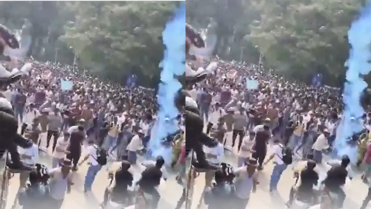 अहंकारी सत्ता कोसळणार..., देशातील आजची परिस्थिती सांगत बड्या अभिनेत्याचं भाकित अहंकारी सत्ता कोसळणार..., देशातील आजची परिस्थिती सांगत बड्या अभिनेत्याचं भाकित
