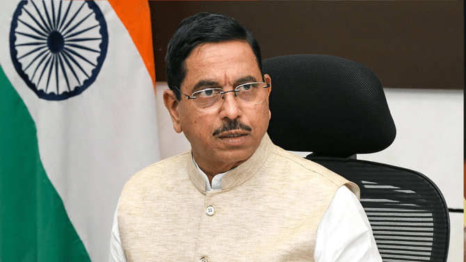 शिक्षणमंत्री प्रल्हाद जोशींनी बोलावली तातडीची बौठक; NTA मध्ये मोठा बदल… दिल्लीत हालचाली वाढल्या!