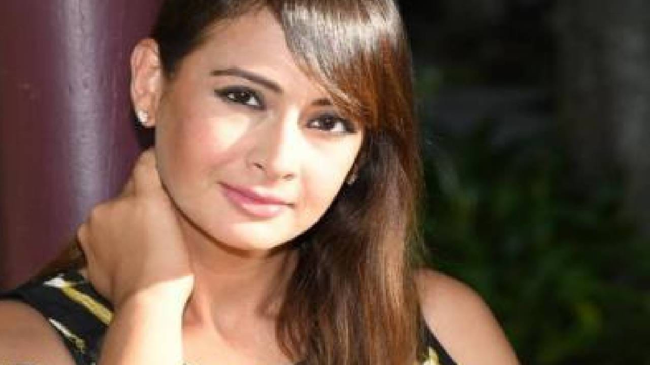 यानंतर 2000 साली प्रीतीला ‘मोहब्बतें’ या गाजलेल्या चित्रपटातून बॉलिवूडमध्ये मोठी संधी मिळाली. अमिताभ बच्चन, शाहरुख खान आणि ऐश्वर्या राय यांसारख्या दिग्गज कलाकारांसोबत तिने स्क्रीन शेअर केली. या चित्रपटातील भूमिकेसाठी तिला ‘स्टार डेब्यू ऑफ द ईयर फिमेल’ हा आयफा पुरस्कारही मिळाला.