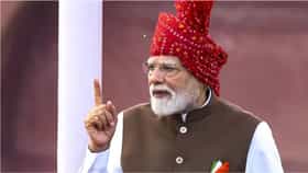 रात्री 2 वाजता लाल किल्ल्यावर मोठ्या घडामोडी, पंतप्रधान नरेंद्र मोदी.