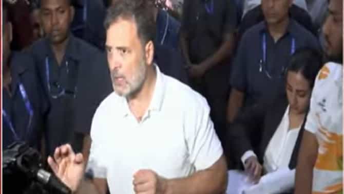 Rahul Gandhi : न्यायाच्या दिशेने हे पहिलं पाऊल .. पॅलेट गन प्रकरणी गुन्हा दाखल झाल्यावर राहुल गांधींची पहिली प्रतिक्रिया