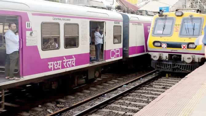 सकाळी घरातून निघाला तो परत आलाच नाही... लोकलमधून पडून एकाचा मृत्यू; मुंब्रा खाडी परिसरात घडला धक्कादायक प्रकार