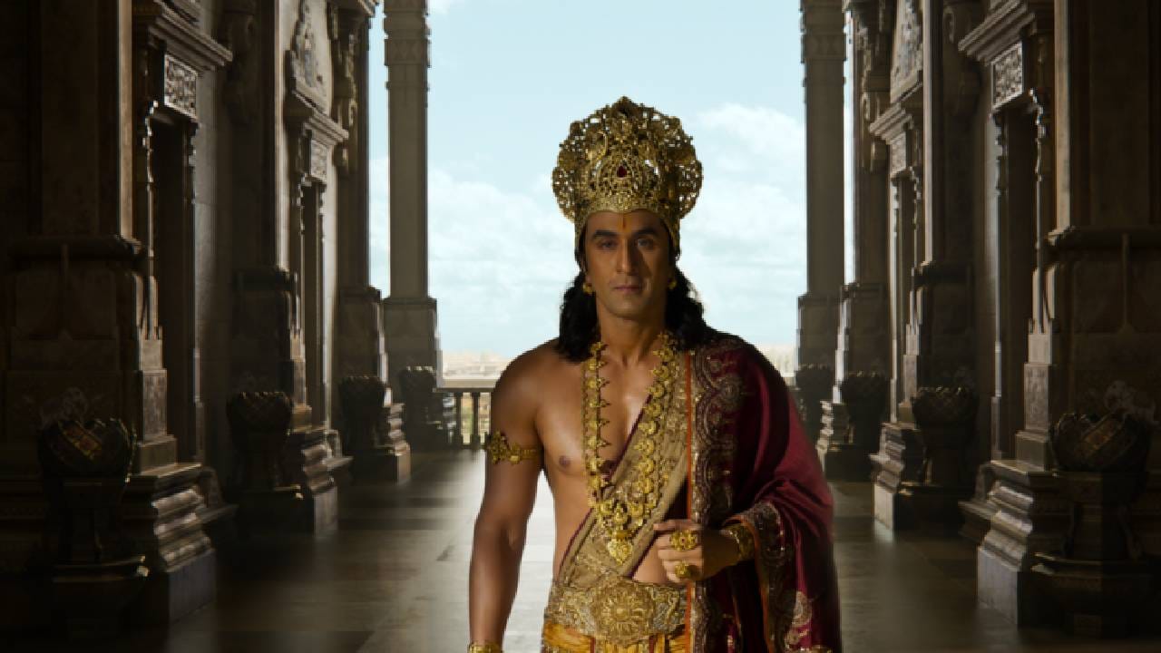 'रामायण' या चित्रपटात श्रीराम यांच्या भूमिकेत रणबीर कपूर, सीतेच्या भूमिकेत साई पल्लवी, रावणाच्या भूमिकेत यश आणि हनुमानाच्या भूमिकेत सनी देओल आहे. याशिवाय यामध्ये लारा दत्ता, विवेक ओबेरॉय, रकुल प्रीत सिंह, रवी दुबे यांच्याही भूमिका आहेत.