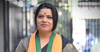 Ritu Tawde : धक्कादायक! मुंबईच्या महापौर रितू तावडे नव्या वादात, फक्त सोशल मीडियासाठी खर्च करणार 25 लाख रुपये