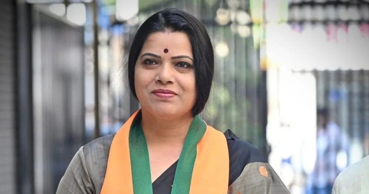 Ritu Tawde : धक्कादायक! मुंबईच्या महापौर रितू तावडे नव्या वादात, फक्त Likes साठी खर्च करणार 25 लाख रुपये Ritu Tawde : धक्कादायक! मुंबईच्या महापौर रितू तावडे नव्या वादात, फक्त Likes साठी खर्च करणार 25 लाख रुपये