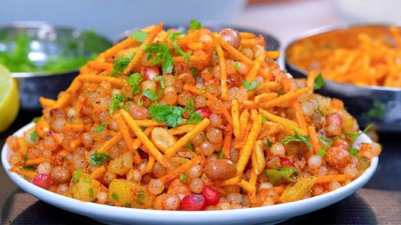 श्रावण स्पेशल : साबुदाणा न भिजवता बनवा परफेक्ट खिचडी, झटपट जाणून घ्या रेसिपी श्रावण स्पेशल : साबुदाणा न भिजवता बनवा परफेक्ट खिचडी, झटपट जाणून घ्या रेसिपी