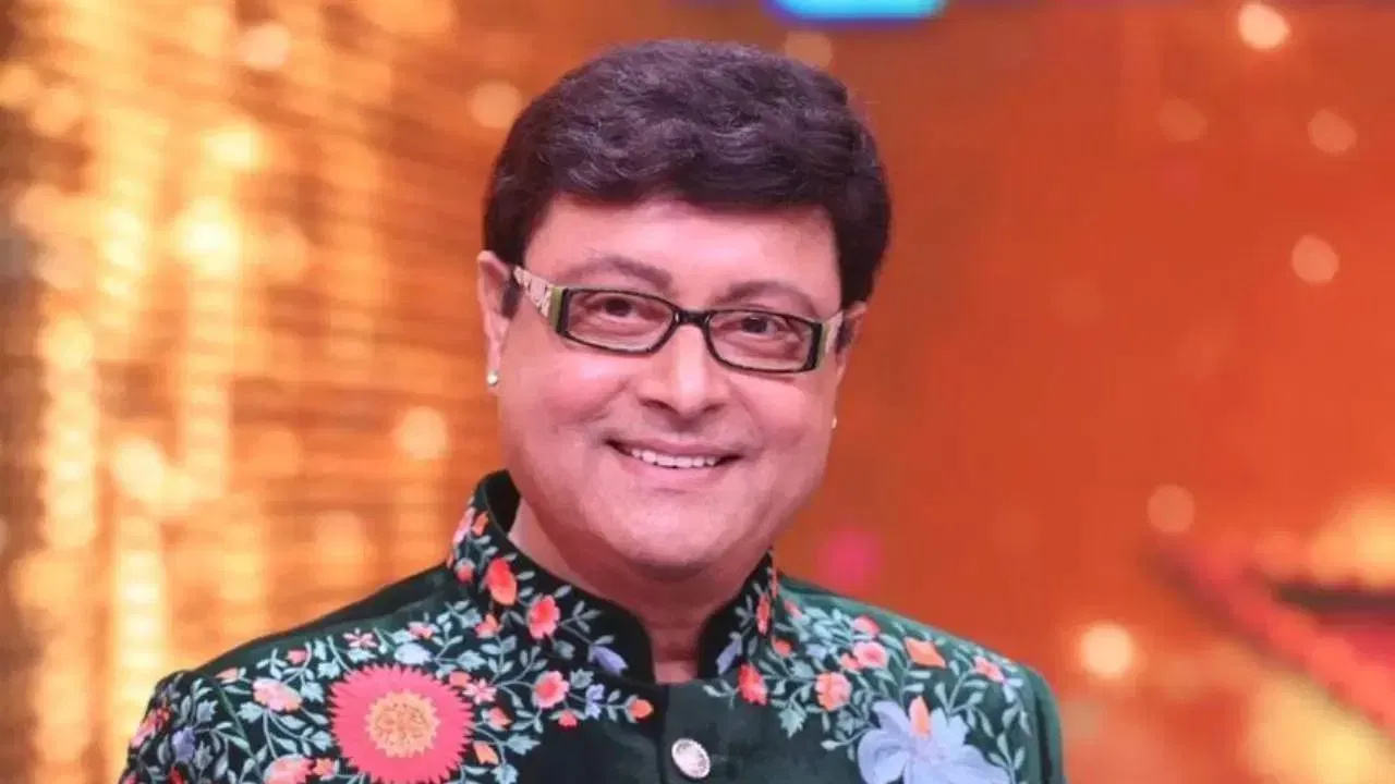 अलिकडेच अल्ट्रा मराठीला दिलेल्या त्यांच्या एका जुन्या मुलाखतीचा व्हिडिओ सोशल मीडियावर व्हायरल होत आहे. या मुलाखतीत त्यांनी ‘शफक’ शब्दाचा अर्थ स्पष्ट केला होता.