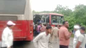 दोन बस एकमेकांवर धडकल्या, सांगलीच्या घाटात भयंकर घडलं; 2 जण ठार.