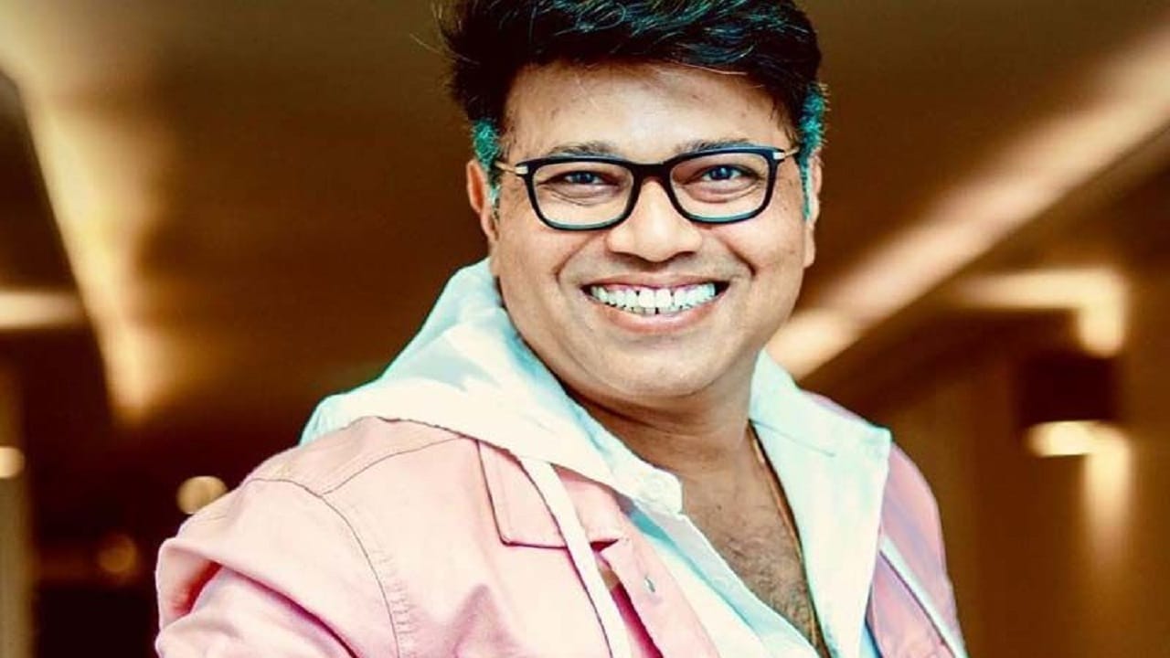 Sanjay Jadhav : मुलीच्या रिलेशनशिबद्दल संजय जाधव स्पष्टच म्हणाले, 'बॉयफ्रेंड घरी यायचे, पण मी तोंडावर...' Sanjay Jadhav : मुलीच्या रिलेशनशिबद्दल संजय जाधव स्पष्टच म्हणाले, 'बॉयफ्रेंड घरी यायचे, पण मी तोंडावर...'