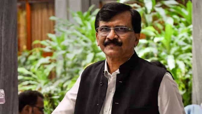 Sanjay Raut : सिद्धिविनायक मंदिर चोरी प्रकरणात ठाकरे गटाच्या नेत्याचं नाव येताच राऊतांचं आश्चर्यकारक उत्तर, तेच राम मंदिर दान चोरीवर..