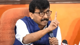 ठाण्याच्या टिकोजीरावांना निवडणूक आयोगाने परस्परच... संजय राऊतांची टीका.