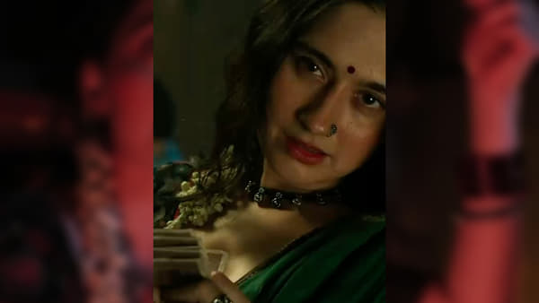 अभिनेत्री संजीदा शेख सध्या ‘टॉक्सिक: ए फेरी टेल फॉर ग्रोन-अप्स’ या चित्रपटामुळे चर्चेत आहे. चित्रपटात तिची भूमिका तुलनेने छोटी असली तरी तिच्या दमदार अभिनयाने प्रेक्षकांचे लक्ष वेधून घेतले आहे. मिळत असलेल्या या प्रेमाबद्दल संजीदाने सोशल मीडियावर पोस्ट करत चाहत्यांचे आभार मानले.