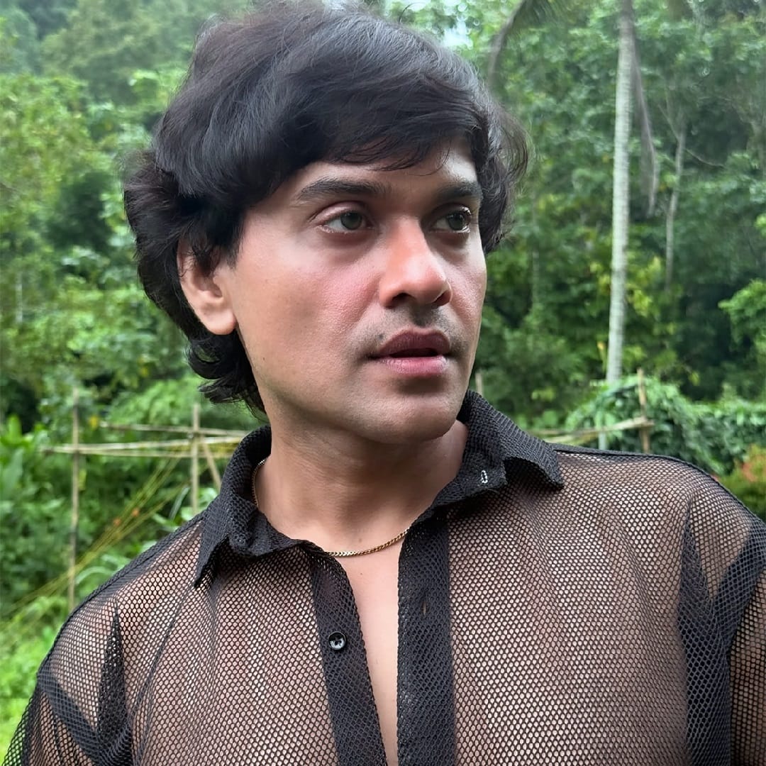 अभिनेत्याचं म्हणणे आहे की, जर त्यांच्या मागण्या मान्य केल्या नाहीत, तर ते जीवे मारण्याच्या धमक्या देतात. जरी अनेक लोक या व्यवसायात येत असले, तरी ते अनेकदा मध्येच हा व्यवसाय सोडून देतात.  