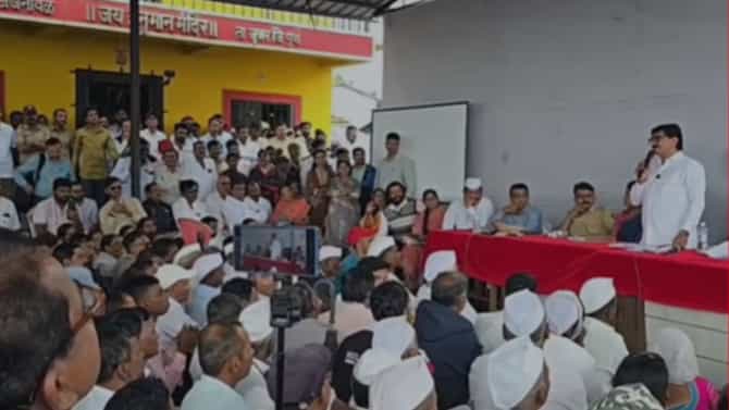 ज्या आमदाराला आणण्यासाठी शिंदेंनी पाठवलं हेलिकॉप्टर, त्याचीच भरसभेत पत्रकारांना धमकी, म्हणाला बघून घेतो...