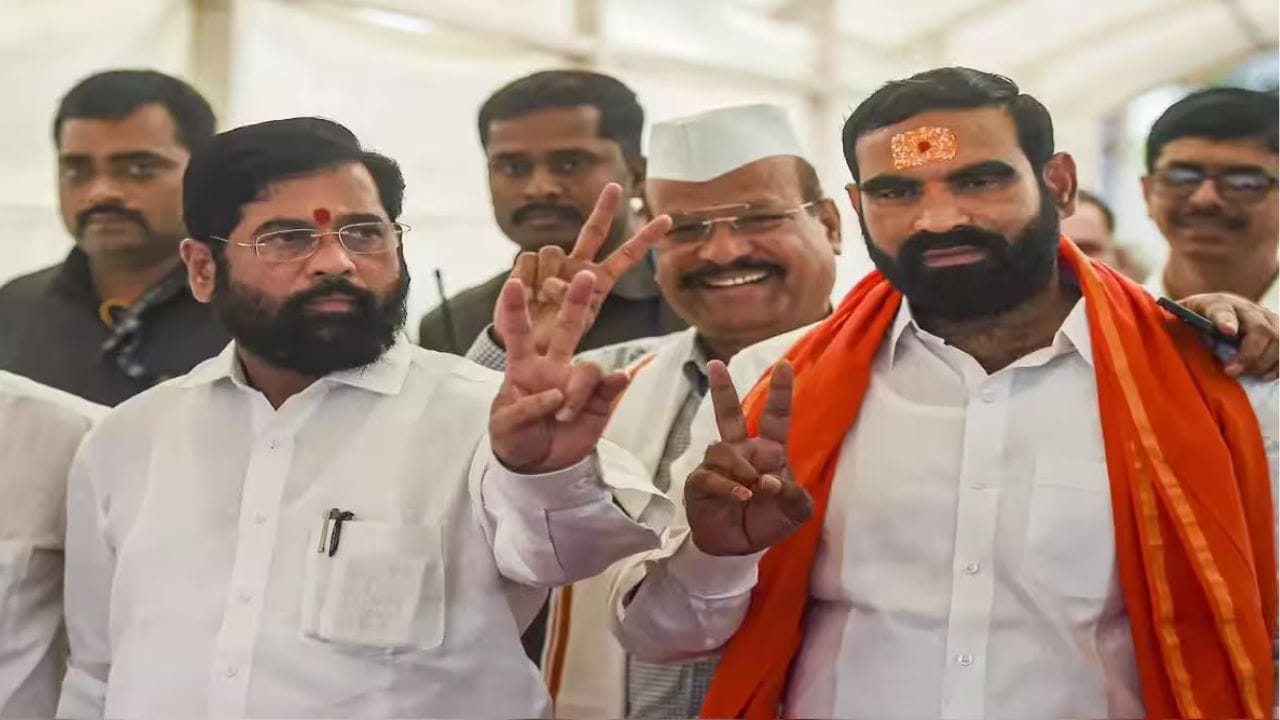 वेळ ठरली, आदेश आला! शिंदे गटात हालचाली वाढल्या, सर्व खासदारांना.. पक्षात मोठं काहीतरी घडणार? वेळ ठरली, आदेश आला! शिंदे गटात हालचाली वाढल्या, सर्व खासदारांना.. पक्षात मोठं काहीतरी घडणार?