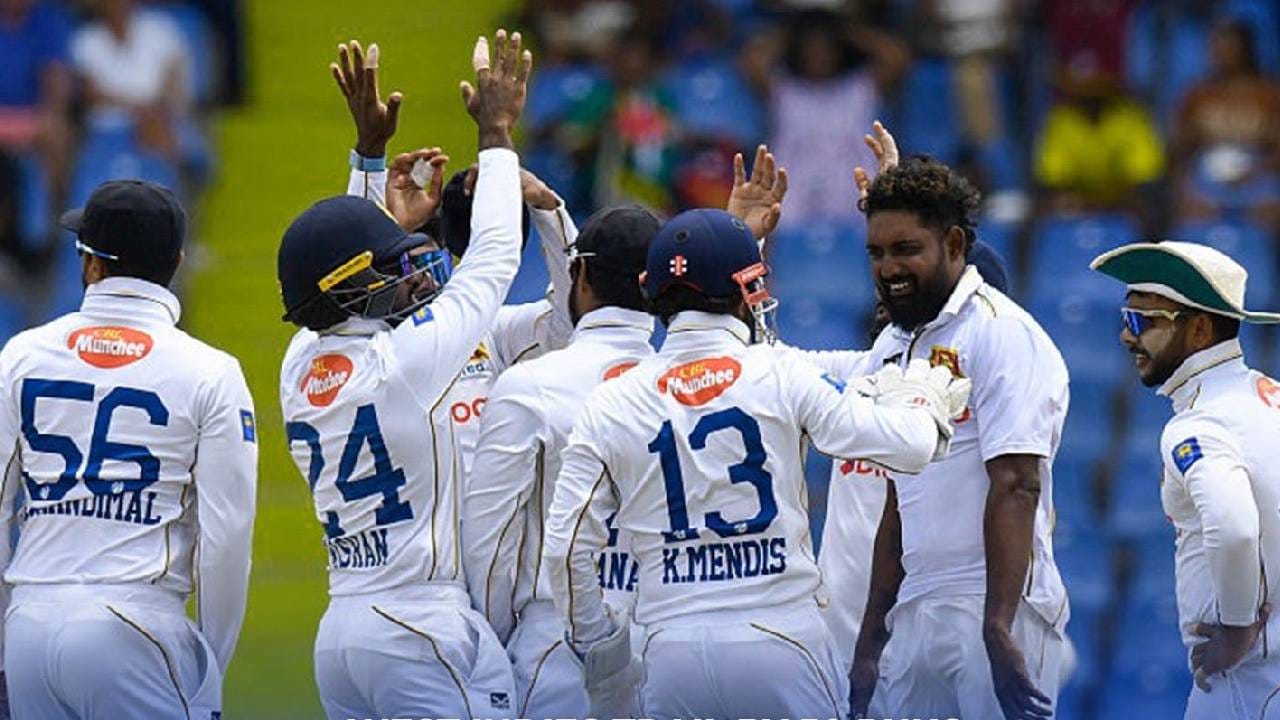 IND vs SL: गॉल कसोटी सामन्यासाठी श्रीलंकेने टाकला डाव, पाच फिरकीपटूंसह निवडला असा संघ IND vs SL: गॉल कसोटी सामन्यासाठी श्रीलंकेने टाकला डाव, पाच फिरकीपटूंसह निवडला असा संघ