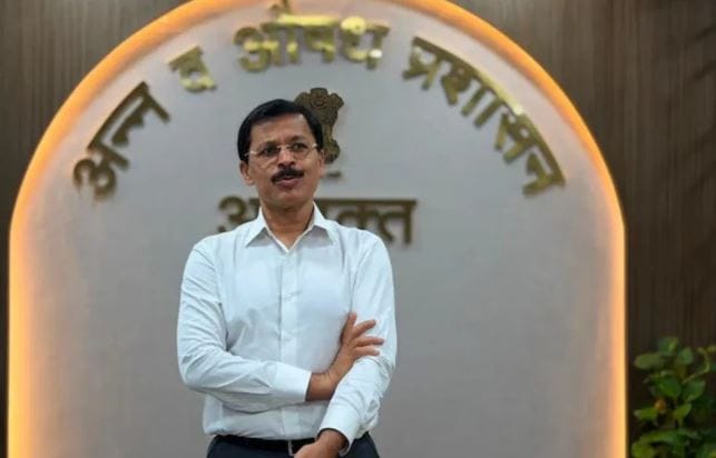 दरम्यान, त्यांनी यूपीएससीची तयारी करण्याच्या काळात त्यांच्यासोबत घडलेला एक किस्सा सांगितला आहे. वेटरने त्यांना चक्क बिअर आणू का अशी विचारणा केली होती. त्यानंतर मात्र तुकाराम मुंढे यांना प्रचंड राग आला होता.