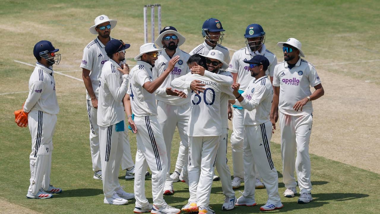 टेन्शन वाढले! टीम इंडियाच्या ड्रेसिंग रूमची गुपिते माहिती असलेला खेळाडू श्रीलंकेत करणार कोंडी, झालं असं की.. टेन्शन वाढले! टीम इंडियाच्या ड्रेसिंग रूमची गुपिते माहिती असलेला खेळाडू श्रीलंकेत करणार कोंडी, झालं असं की..