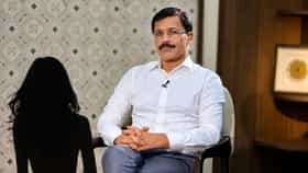 जेवणात 3 झुरळ सापडणं पुरेसं नसतं; मुंढेंबाबत हे काय बोलली अभिनेत्री.