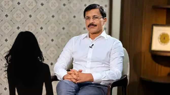 Tukaram Mundhe : जेवणात 3 झुरळ सापडणं पुरेसं नसतं; तुकाराम मुंढेंच्या धडक कारवाईबाबत हे काय बोलली अभिनेत्री