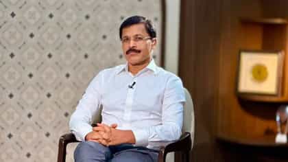 दहा दिशेला दहा तोंडं करून.., तुकाराम मुंढेंचा अधिकाऱ्यांना सज्जड दम.