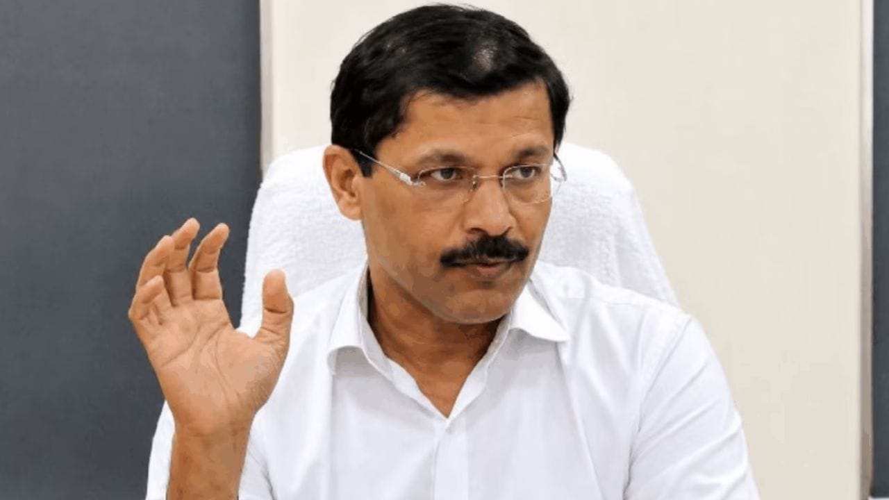 पण तुकाराम मुंढे यांनी आपल्या हातात कारभार घेतल्यापासून राज्यभरात मोठ्या प्रमाणात कारवाया होत आहेत. हेच नाही तर मोठ्या रेस्टारंट आणि हॉटेलवर कारवाई होत आहे.