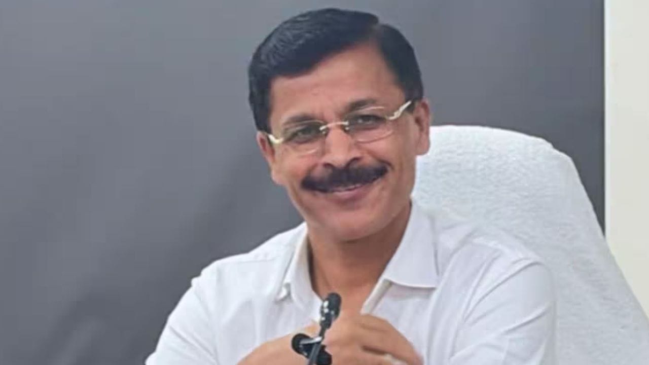 यामुळे विविधता दिसून येते. नियमावलीनुसार सर्वांचे काम सुरू असते. पण काही वेळा समाजात बदल घडवण्यासाठी जनजागृती अशा धक्क्यांनी प्रेरणेची गरज असते. त्याशिवाय कोणत्याही विषयाची चर्चा होत नाही.
