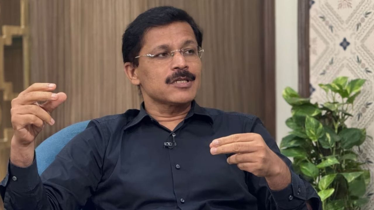 तुकाराम मुंढे यांनी एक मुलाखत दिली. या मुलाखतीमध्ये त्यांनी लोकांच्या पाठिंब्यावर मोठे भाष्य केले. तुकाराम मुंढे यांनी म्हटले की, माझा असा दृष्टिकोन आहे की, आपला विभाग जे काम करत आहे, त्याचे रूपांतर एका लोकचळवळीत झाले पाहिजे.