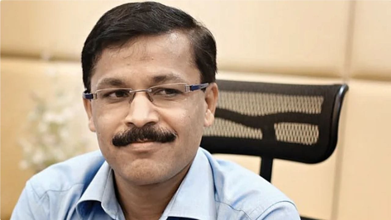 शाळा परिसरात जंक फूड, तत्सम शीतपेय, याची विक्री करू नये, असे आदेश तुकाराम मुंढे यांनी काढले. विद्यार्थ्यांना सुरक्षित अन्न दिले पाहिजे, हा नियम 2020 चा आहे. त्याची काटेकोर अंमलबजावणी केली जातंय.