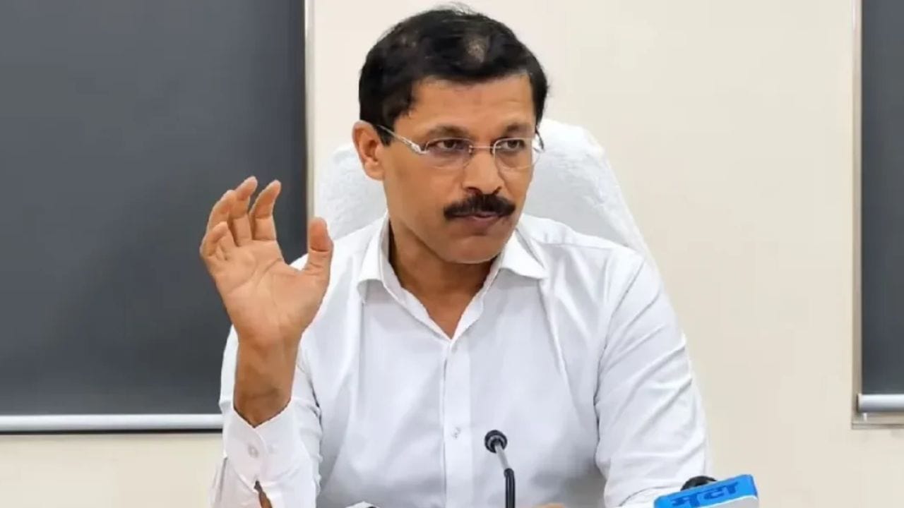 हॉटेलमध्ये सर्रासपणे वापरलेले तेल पुन्हा पुन्हा वापले जाते. ज्यामुळे हॉटेलमध्येही जास्त खाऊ नका. भेसळयुक्त तेलामुळे आरोग्याच्या अनेक समस्या निर्माण होऊ शकतात.