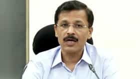 काहीही झाले तरीही सर्वात अगोदर विचारपूस करण्यासाठी मला या व्यक्तीचा फोन येतो, तुकाराम मुंढे यांचा खुलासा..