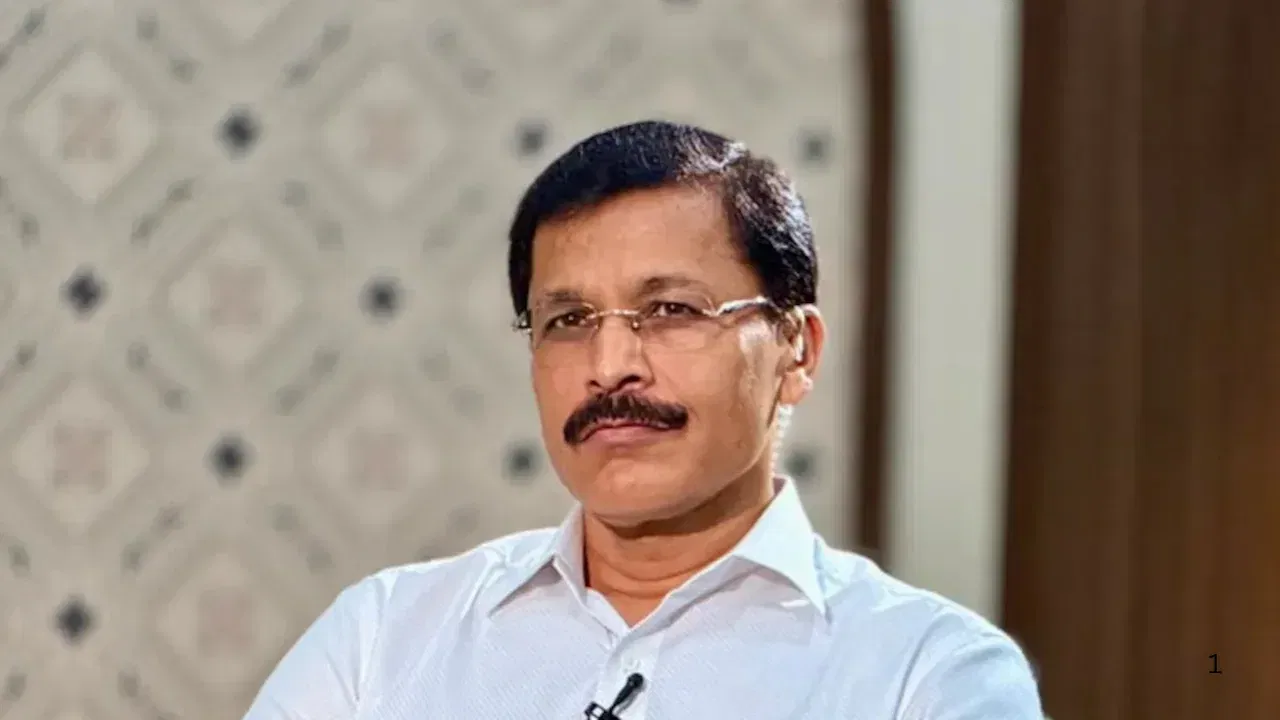 अखेर तुकाराम मुंढेंनी चूक स्वीकारली, शाहरूख, अजयला नोटीस जाताच... कारवाईवर बोलताना मनातलं सांगितलं! अखेर तुकाराम मुंढेंनी चूक स्वीकारली, शाहरूख, अजयला नोटीस जाताच... कारवाईवर बोलताना मनातलं सांगितलं!
