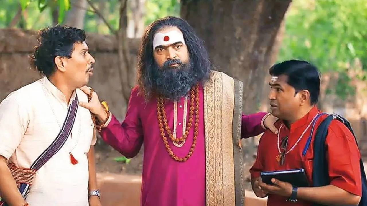 'तुंबाडची मंजुळा' या चित्रपटात जेव्हा केशव त्याच्या शरीरात 'मंजुळा' नावाच्या स्त्रीचा आत्मा शिरल्याचं खोटं सांगतो, तेव्हा संपूर्ण गावात एकच खळबळ उडतो. आपली प्रतिष्ठा वाचवण्याच्या उद्देशाने सुरू झालेला हा प्रकार नंतर विनोदी घटनांच्या मालिकेत रुपांतरित होतो. यात भुतांच्या कथा, अंधश्रद्धा आणि काही अनपेक्षित खुलासे समोर येतात. 