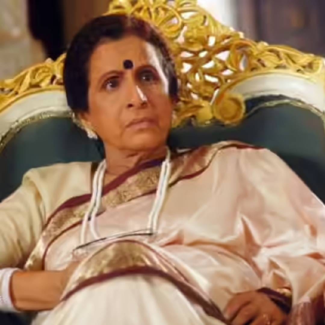 उषा नाडकर्णी यांचा एकुलता एक मुलगा परदेशात राहतो. त्या स्वत: शूटिंगमध्ये खूप व्यस्त असायच्या, म्हणून मुलाचं संगोपन त्यांच्या आईनेच केलं होतं. याच कारणामुळे त्यांचा मुलगा आजही मस्करीत त्यांना म्हणतो, "मला तू फक्त जन्म दिला आहेस, माझी खरी आई तर आजी होती."